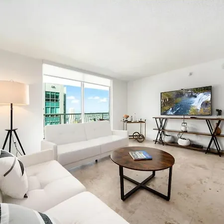 Penthouse Apt W Private Balcony King Bed Parking